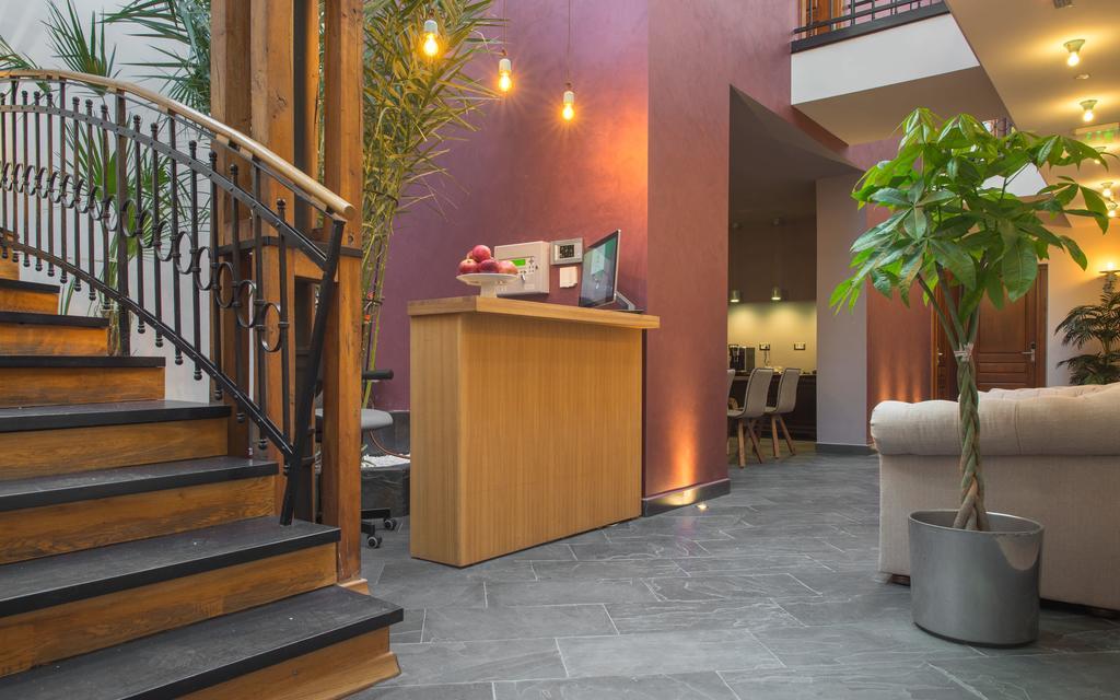 Antler Boutique Hotel Braşov Extérieur photo